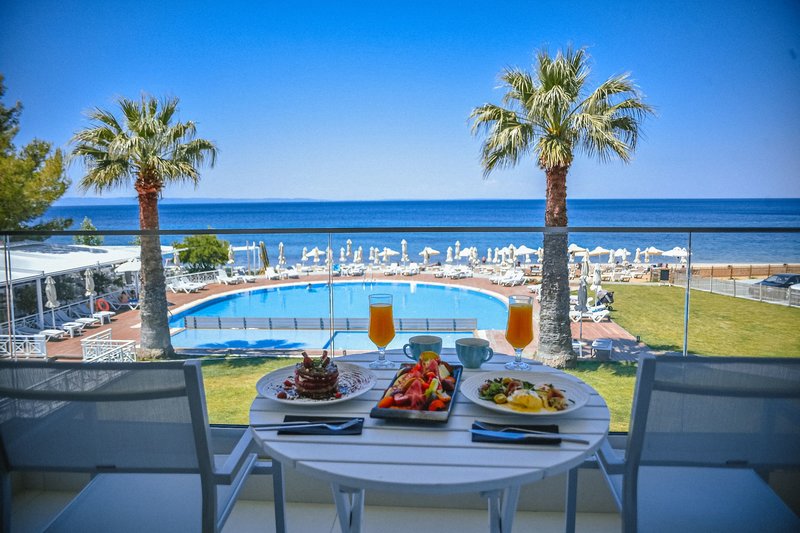 Acrotel Lily Ann Beach 10