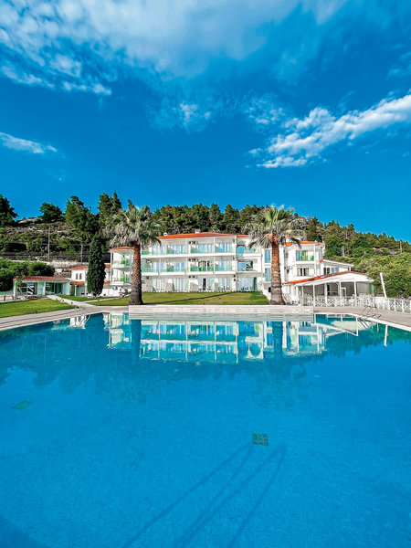 Acrotel Lily Ann Beach 1