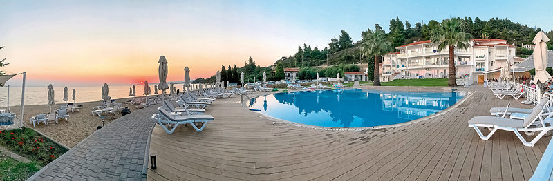Acrotel Lily Ann Beach 11