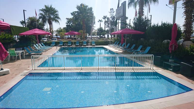The Corner Park Hotel 6