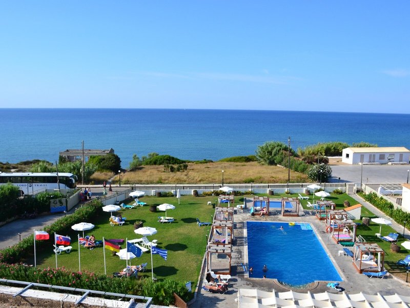 Golden Sands 3