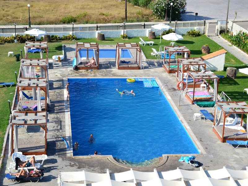 Golden Sands 7