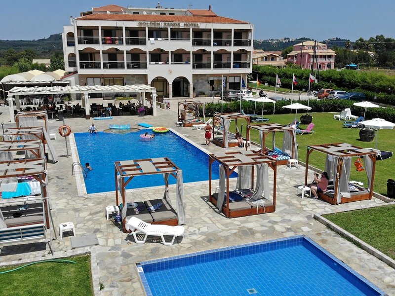 Golden Sands 8