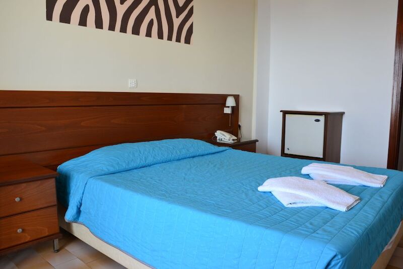 Golden Sands 7
