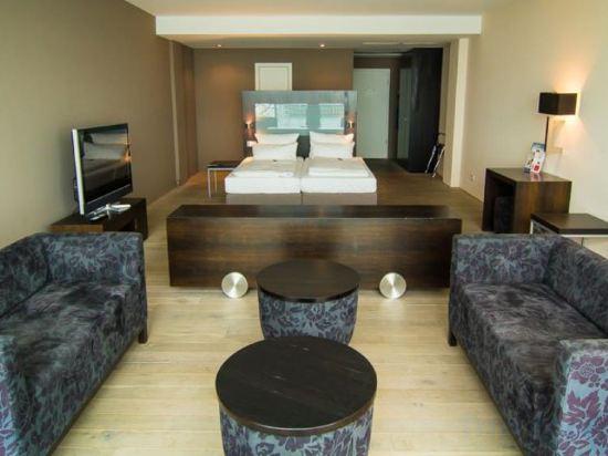 Aika Seaside Living Hotel
