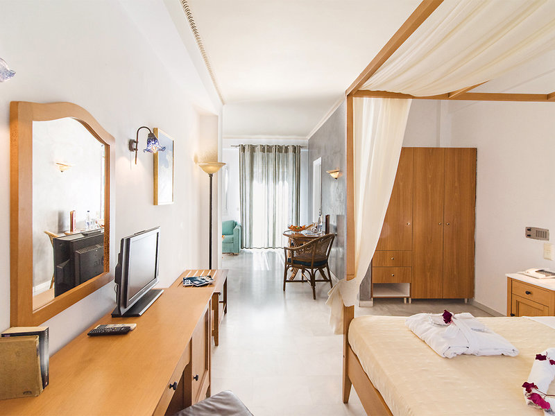 Antinea Suites & Spa 3