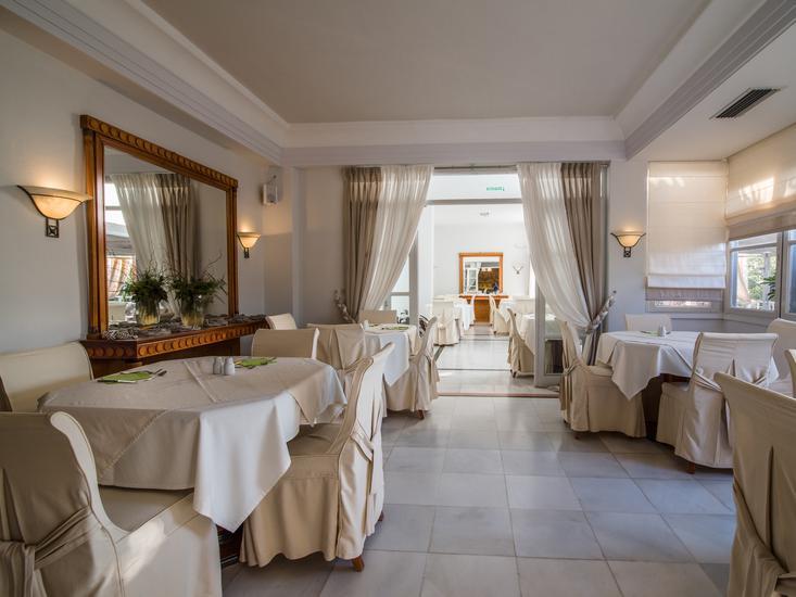 Antinea Suites & Spa 7