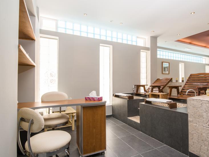 Antinea Suites & Spa 8