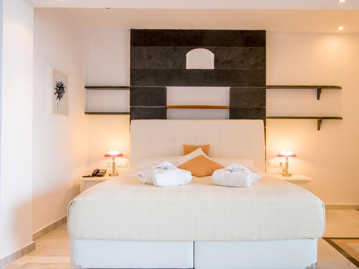 Antinea Suites & Spa 11