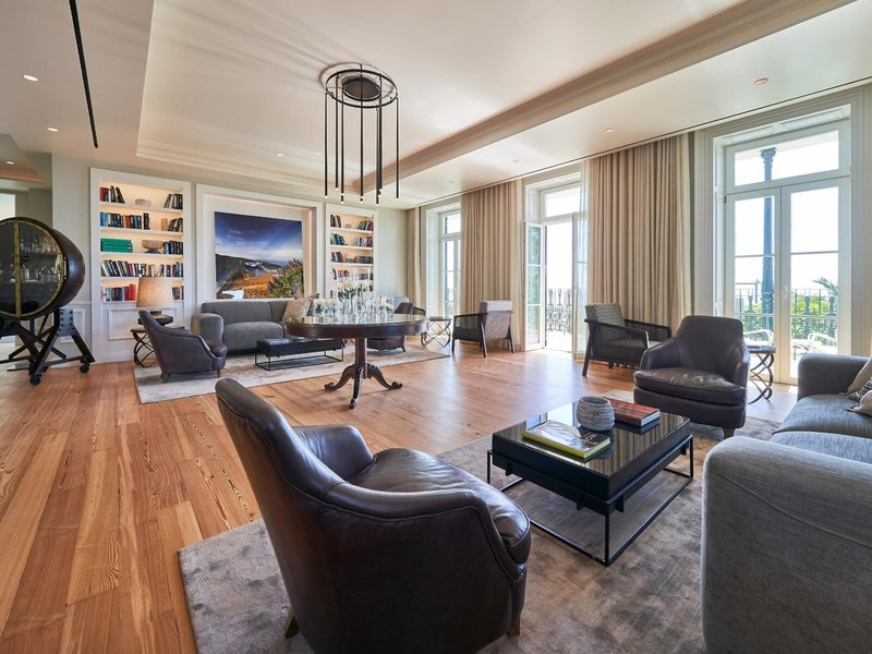Les Suites at The Cliff Bay 11