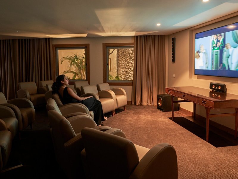 Les Suites at The Cliff Bay 13