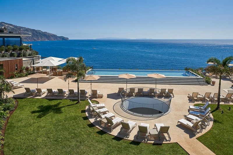 Les Suites at The Cliff Bay 7