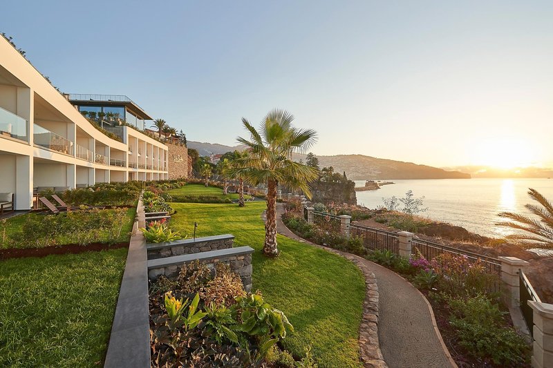 Les Suites at The Cliff Bay 9