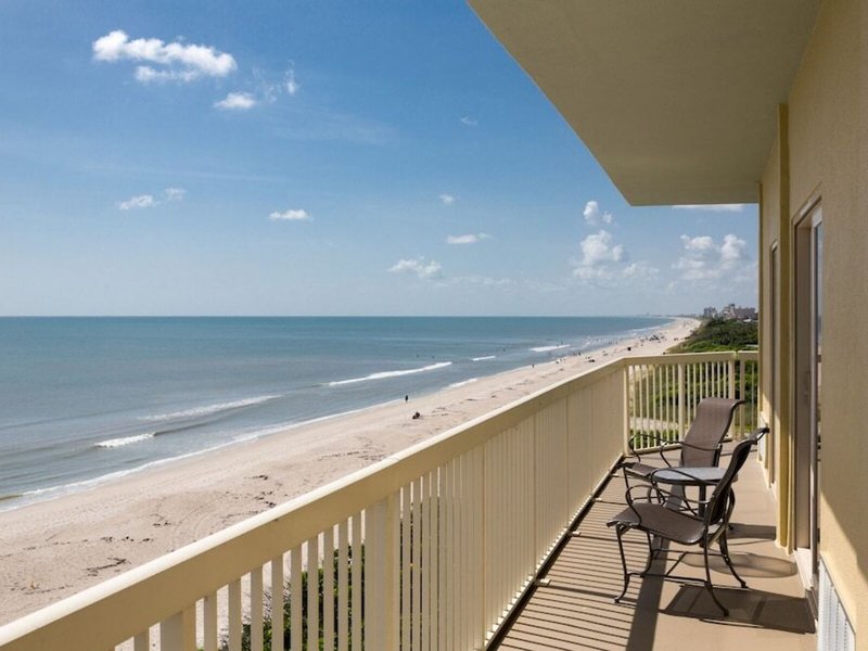 Crowne Plaza Melbourne Oceanfront Resort & Spa 1