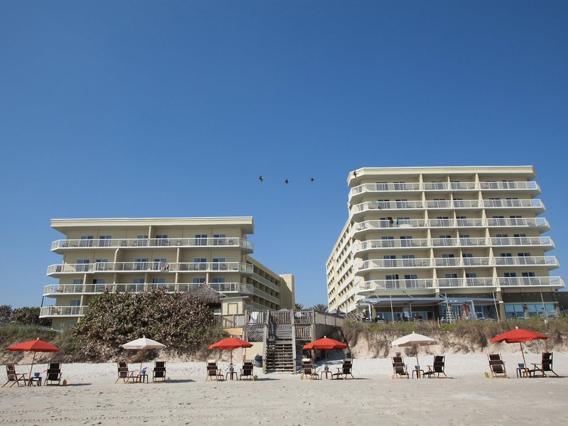 Crowne Plaza Melbourne Oceanfront Resort & Spa 2