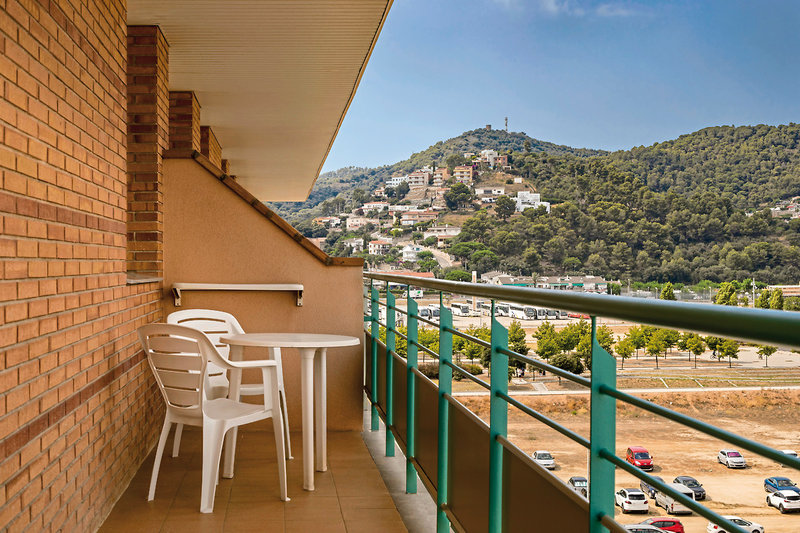 H TOP Royal Sun Family Suites 8