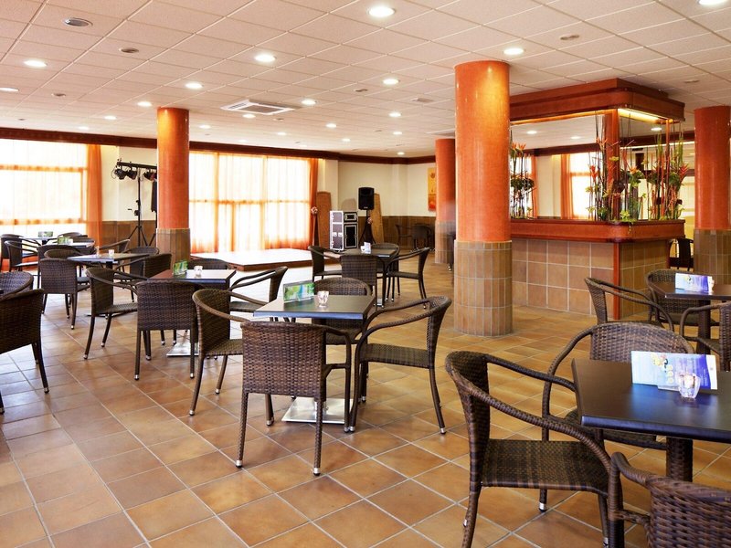 H TOP Royal Sun Family Suites 17