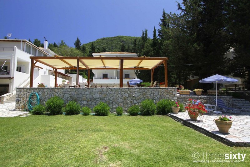 Geni Garden Apartments 6