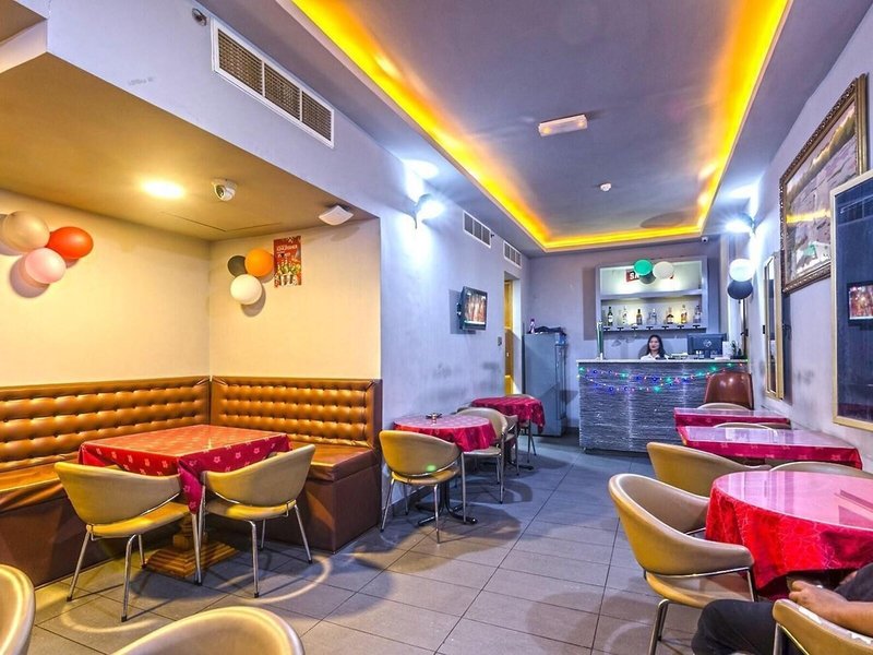 Zain International 18