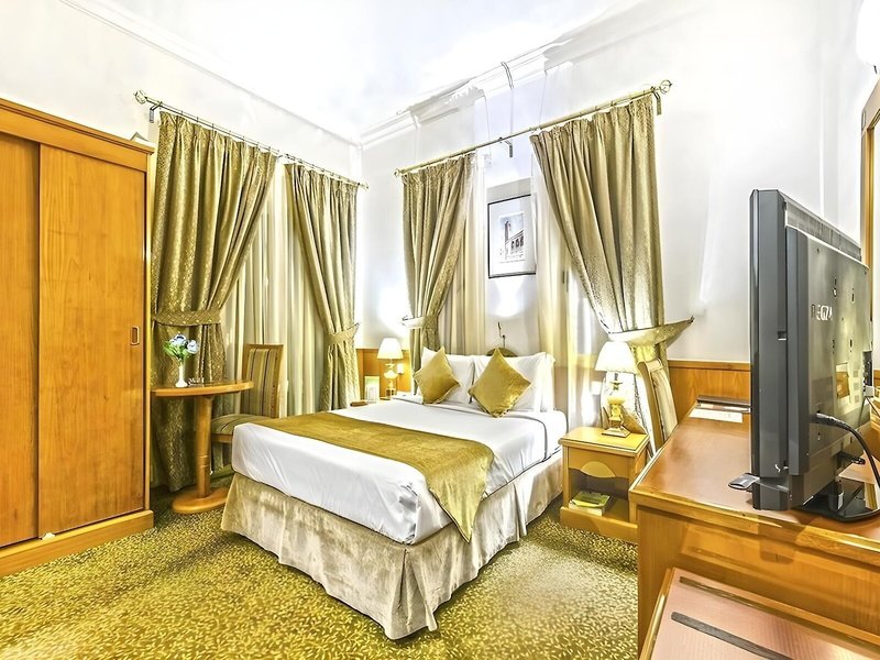 Zain International 32