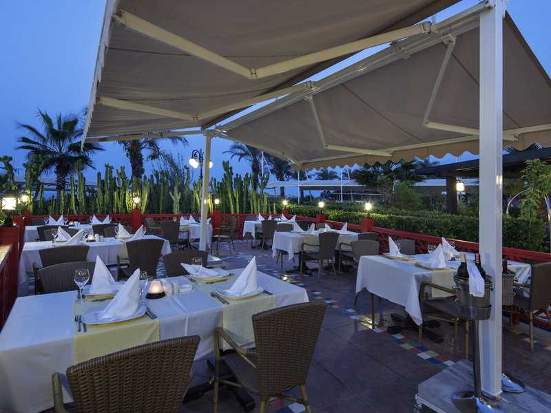 Crystal Family Resort 43