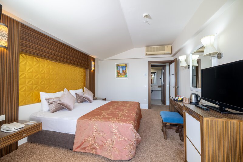 Crystal Family Resort & Spa 71