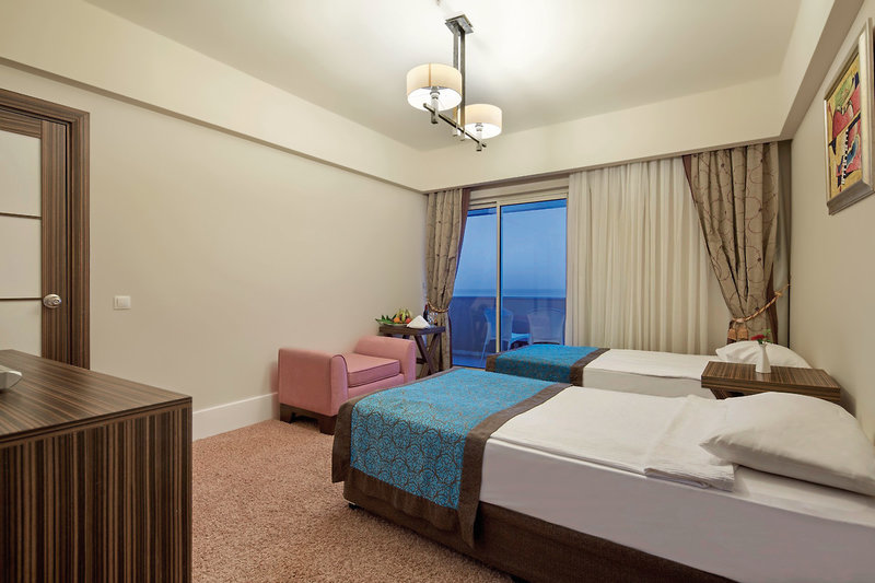 Crystal Family Resort & Spa 4