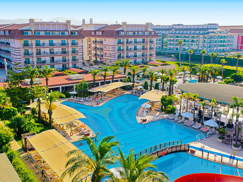 Crystal Family Resort 9