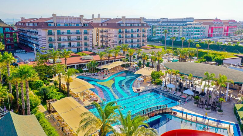 Crystal Family Resort 32