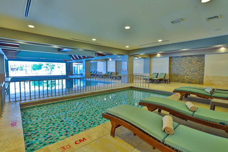 Crystal Family Resort 49