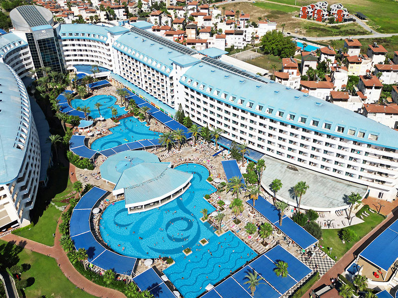 Crystal Admiral Resort Suites & Spa 5