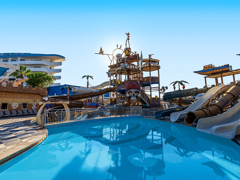 Crystal Admiral Resort Suites & Spa 7