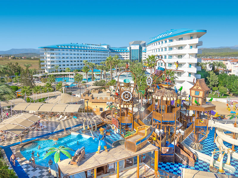 Crystal Admiral Resort Suites & Spa 15