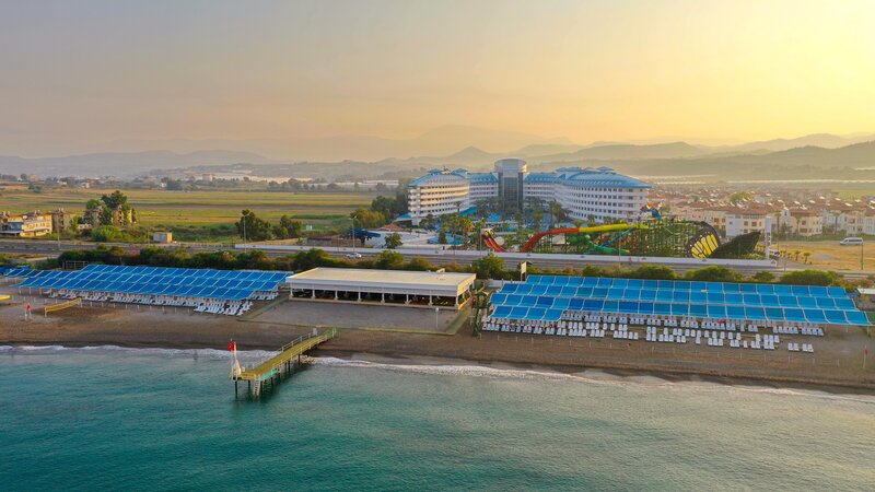 Crystal Admiral Resort Suites & Spa 23