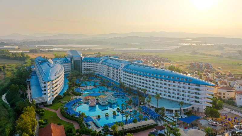 Crystal Admiral Resort Suites & Spa 28