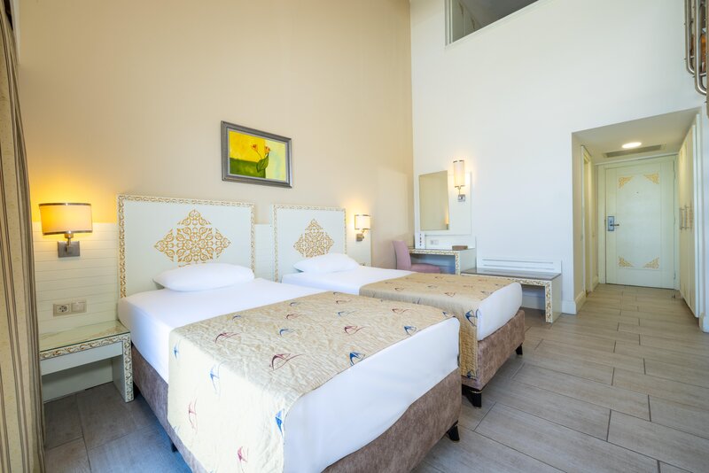 Crystal Admiral Resort Suites & Spa 34