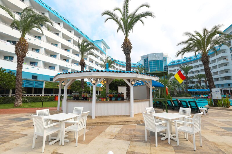 Crystal Admiral Resort Suites & Spa 39