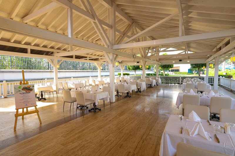 Crystal Admiral Resort Suites & Spa 88