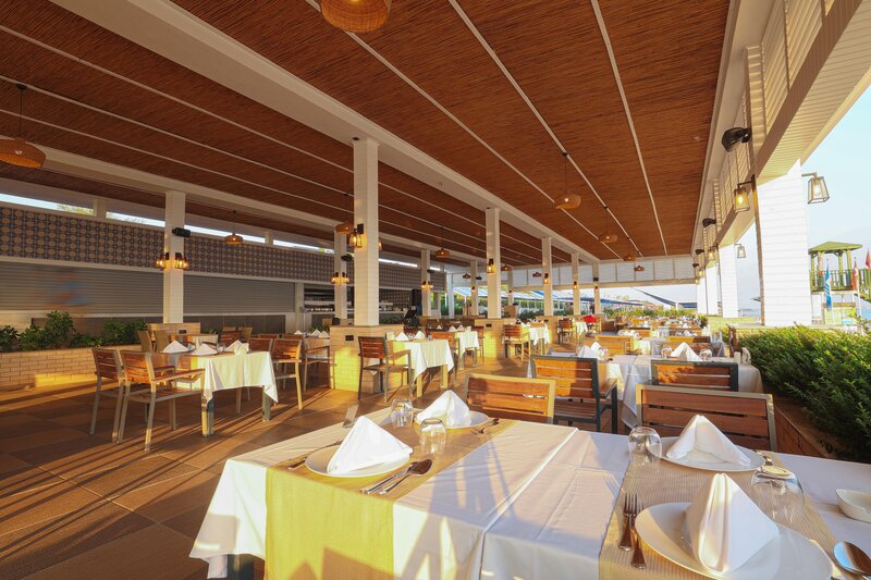 Crystal Admiral Resort Suites & Spa 102