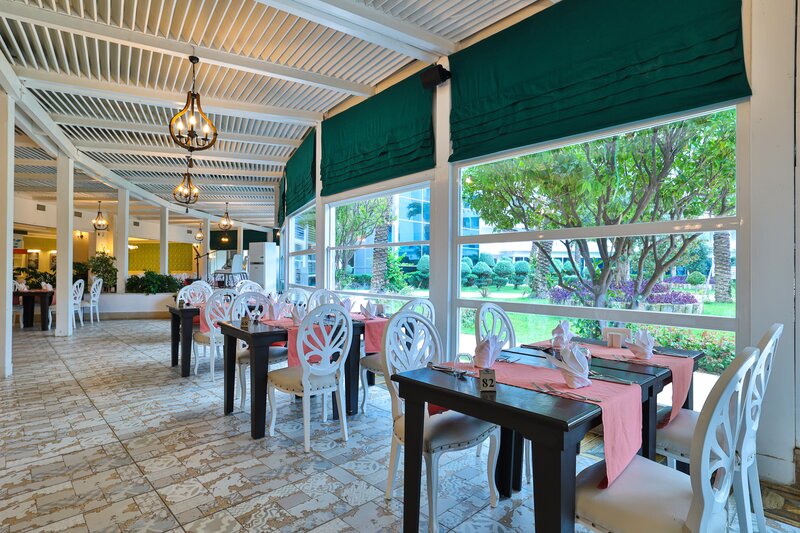 Crystal Admiral Resort Suites & Spa 112