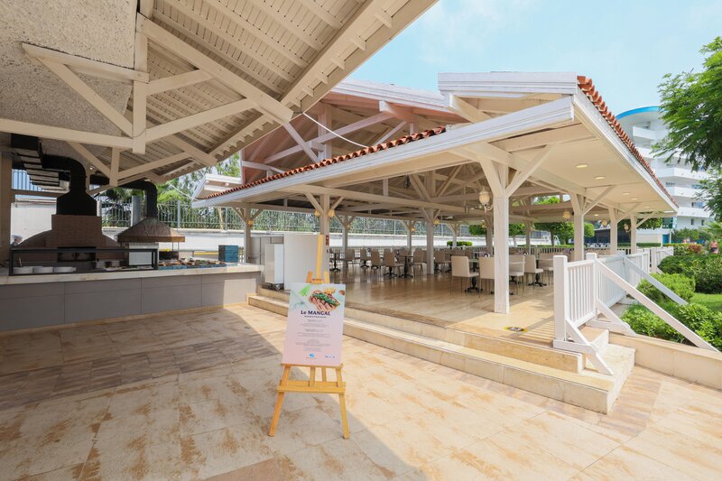 Crystal Admiral Resort Suites & Spa 118