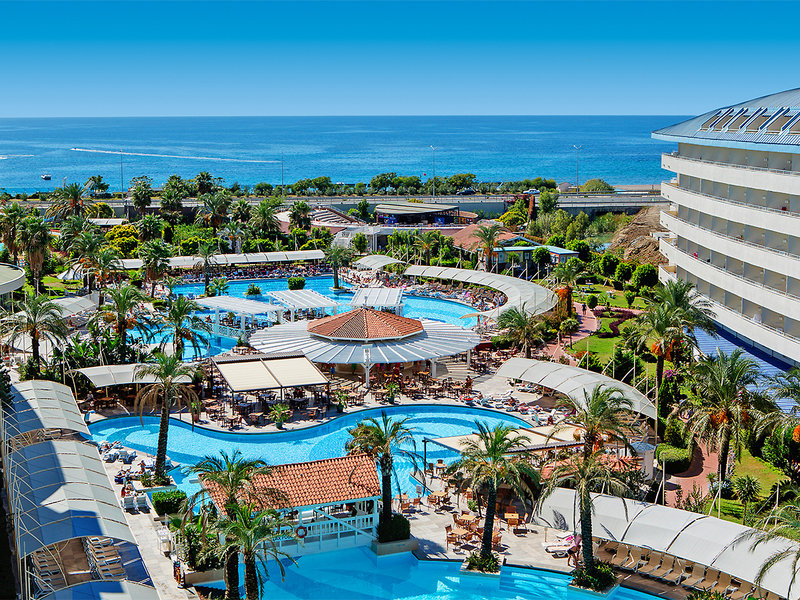 Crystal Admiral Resort Suites & Spa 1