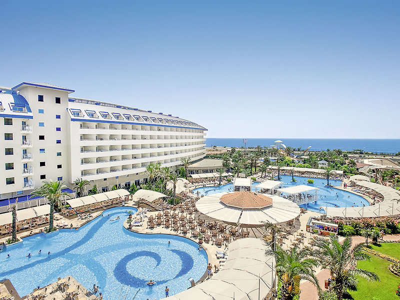 Crystal Admiral Resort Suites & Spa 17