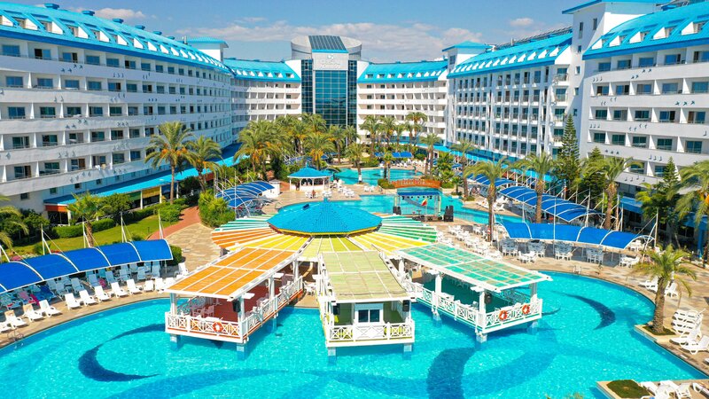 Crystal Admiral Resort Suites & Spa 60