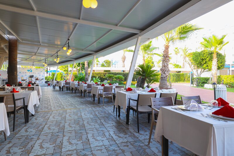 Crystal Admiral Resort Suites & Spa 110