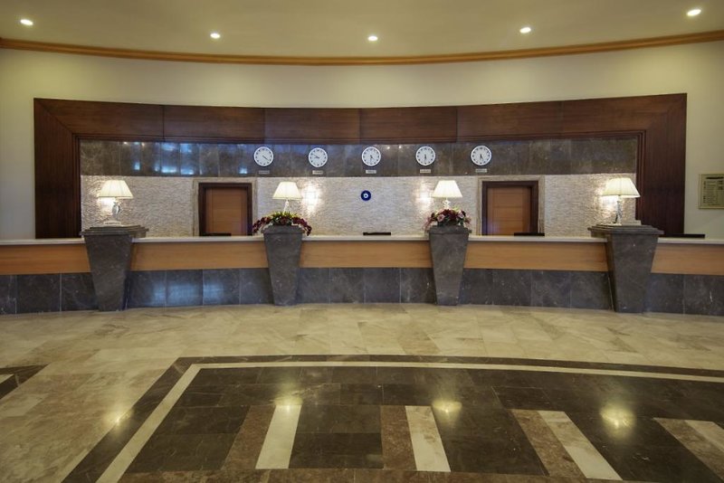 Crystal Admiral Resort Suites & Spa 3