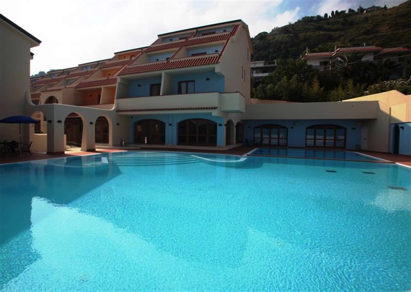 Hotel Tropis 8