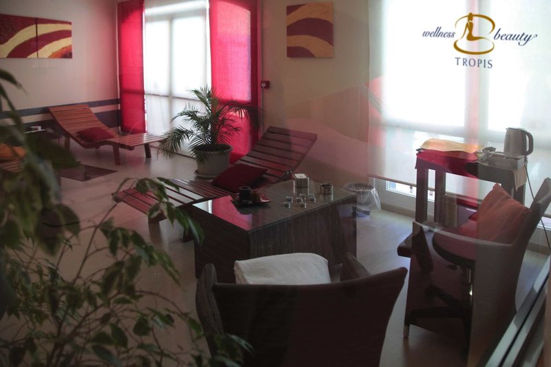 Hotel Tropis 16