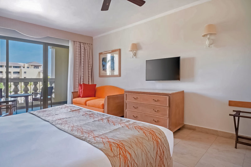 Iberostar Waves Rose Hall Beach 16