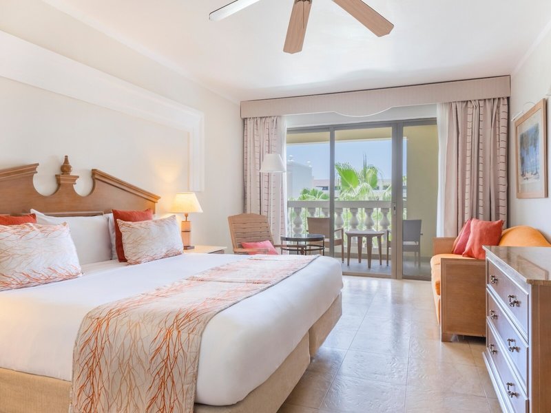 Iberostar Rose Hall Beach 23